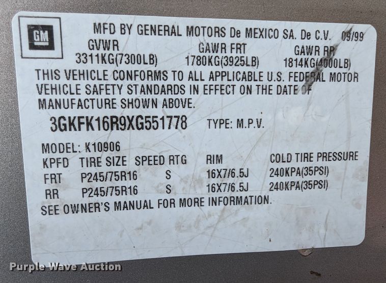 image for item DR6818 1999 GMC Suburban 1500 SLT  SUV