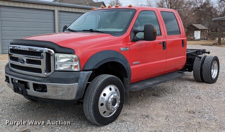 image for item DR6819 2006 Ford F550 Super Duty Lariat  Crew Cab truck cab and chassis