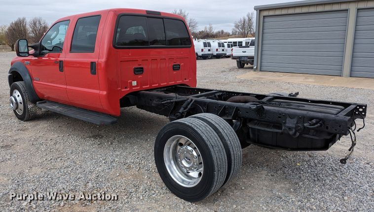 image for item DR6819 2006 Ford F550 Super Duty Lariat  Crew Cab truck cab and chassis