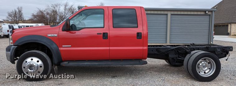 image for item DR6819 2006 Ford F550 Super Duty Lariat  Crew Cab truck cab and chassis