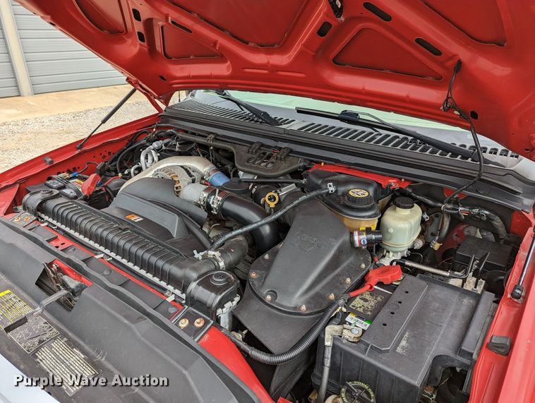 image for item DR6819 2006 Ford F550 Super Duty Lariat  Crew Cab truck cab and chassis