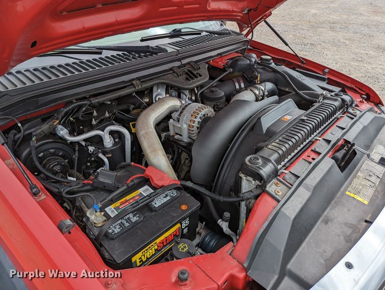 image for item DR6819 2006 Ford F550 Super Duty Lariat  Crew Cab truck cab and chassis