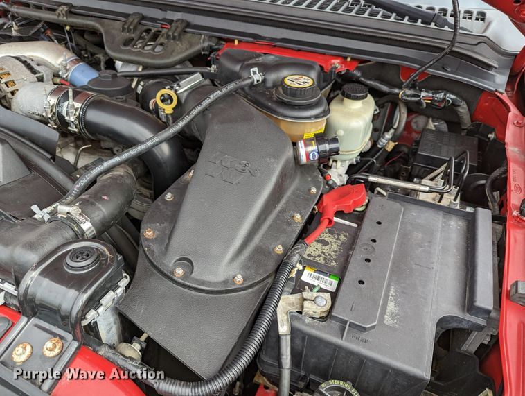 image for item DR6819 2006 Ford F550 Super Duty Lariat  Crew Cab truck cab and chassis