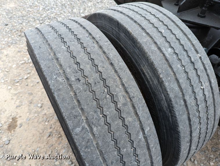 image for item DR6819 2006 Ford F550 Super Duty Lariat  Crew Cab truck cab and chassis