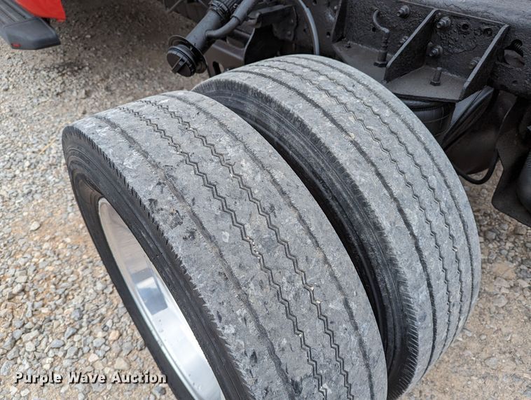 image for item DR6819 2006 Ford F550 Super Duty Lariat  Crew Cab truck cab and chassis