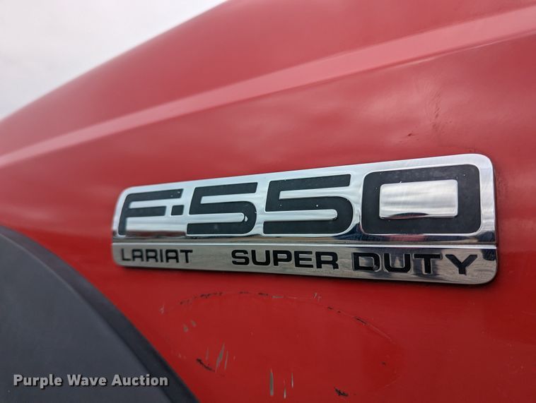 image for item DR6819 2006 Ford F550 Super Duty Lariat  Crew Cab truck cab and chassis