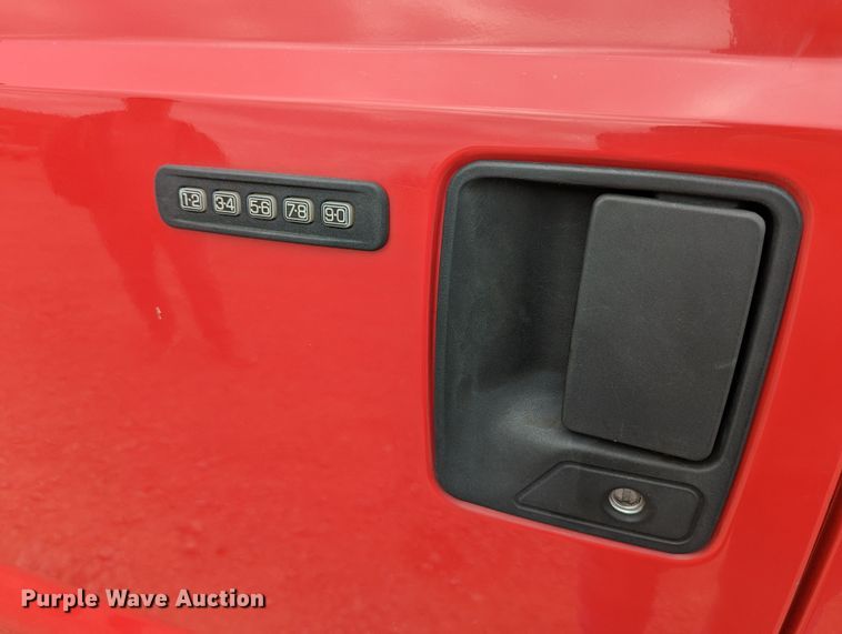 image for item DR6819 2006 Ford F550 Super Duty Lariat  Crew Cab truck cab and chassis