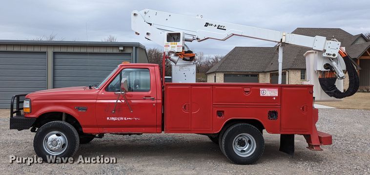 image for item DR6820 1996 Ford F350 XL  utility bed pickup truck with bucket lift