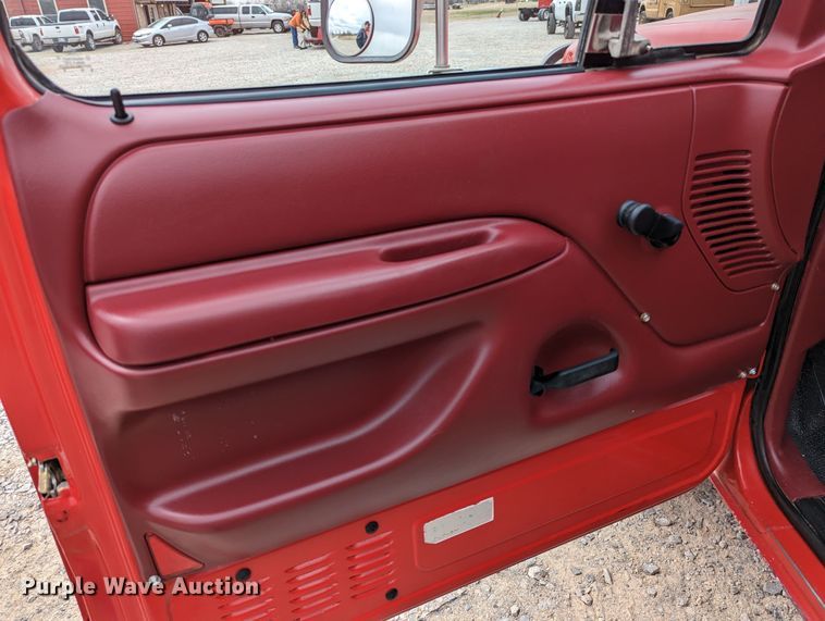 image for item DR6820 1996 Ford F350 XL  utility bed pickup truck with bucket lift