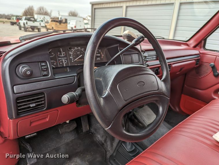 image for item DR6820 1996 Ford F350 XL  utility bed pickup truck with bucket lift