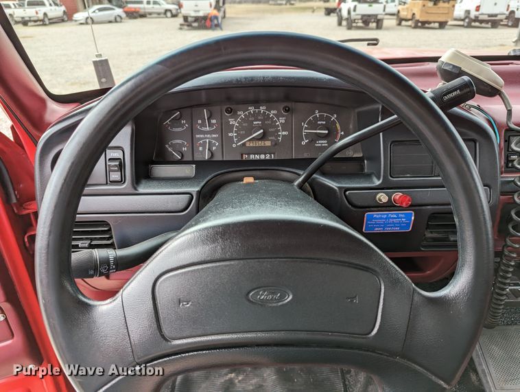 image for item DR6820 1996 Ford F350 XL  utility bed pickup truck with bucket lift