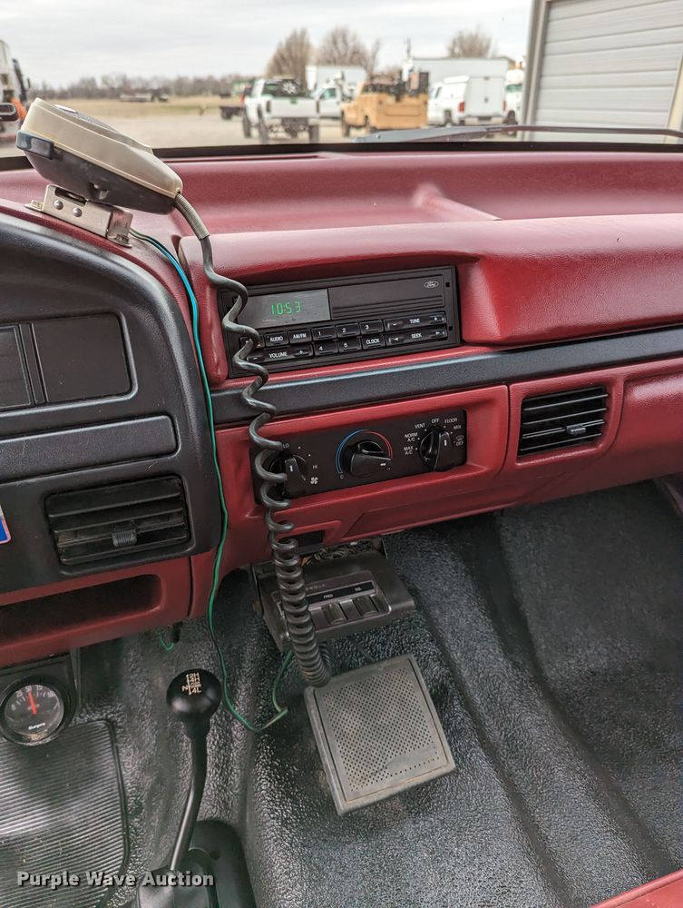 image for item DR6820 1996 Ford F350 XL  utility bed pickup truck with bucket lift