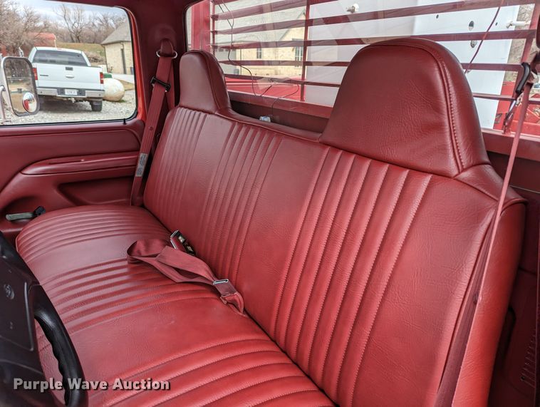 image for item DR6820 1996 Ford F350 XL  utility bed pickup truck with bucket lift