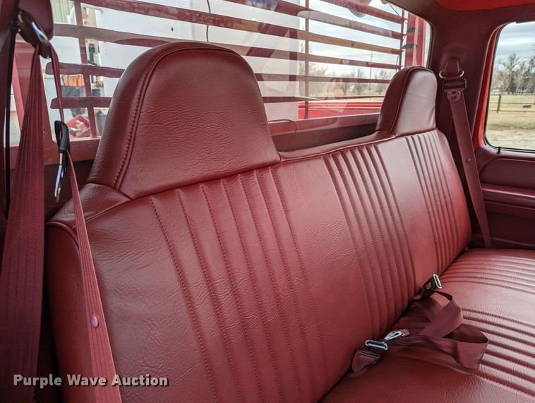 image for item DR6820 1996 Ford F350 XL  utility bed pickup truck with bucket lift