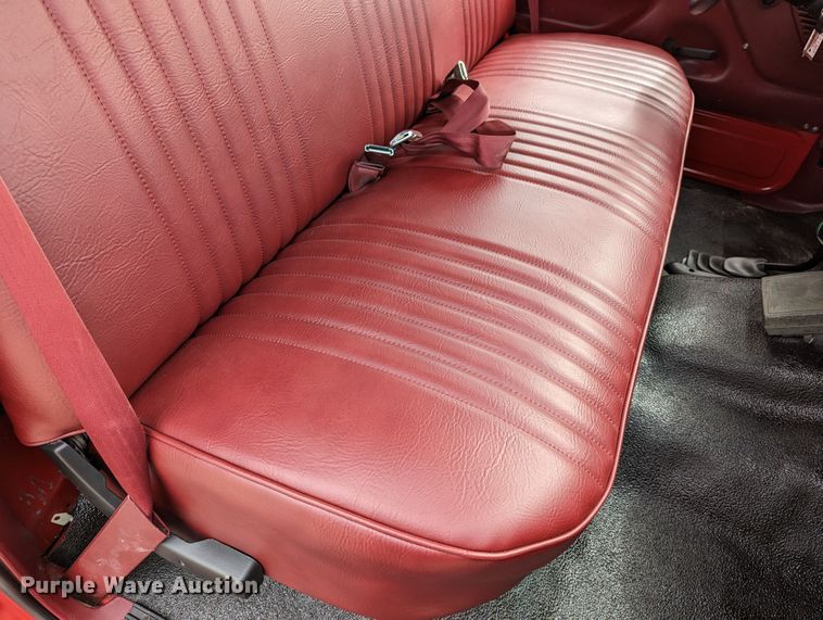 image for item DR6820 1996 Ford F350 XL  utility bed pickup truck with bucket lift