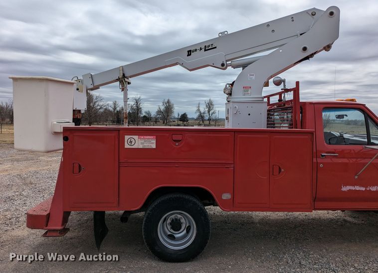image for item DR6820 1996 Ford F350 XL  utility bed pickup truck with bucket lift