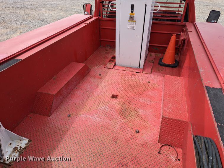 image for item DR6820 1996 Ford F350 XL  utility bed pickup truck with bucket lift