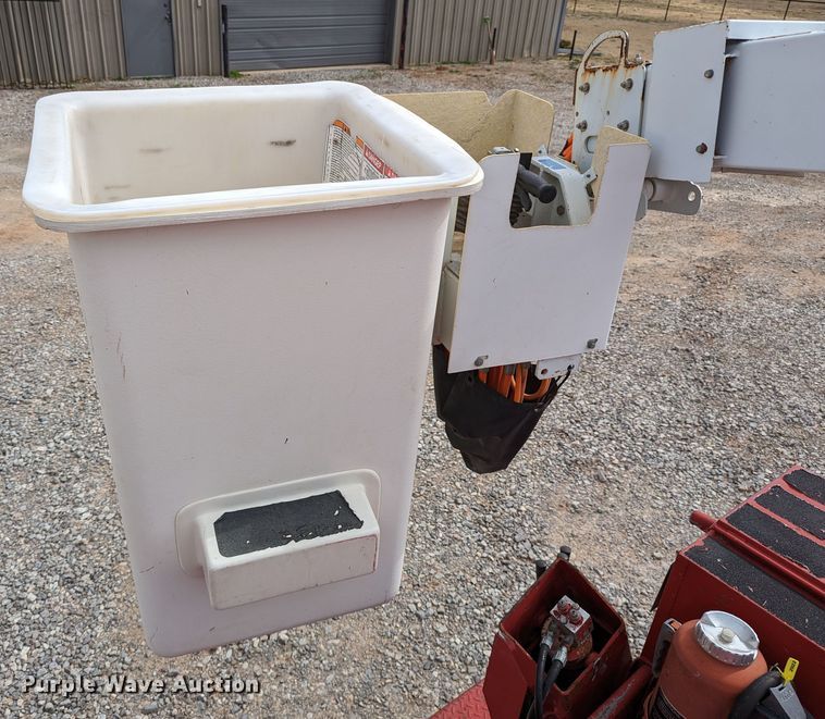 image for item DR6820 1996 Ford F350 XL  utility bed pickup truck with bucket lift