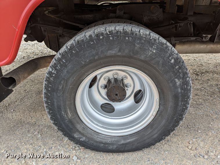 image for item DR6820 1996 Ford F350 XL  utility bed pickup truck with bucket lift