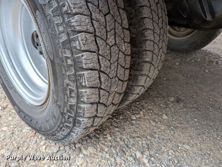 image for item DR6820 1996 Ford F350 XL  utility bed pickup truck with bucket lift