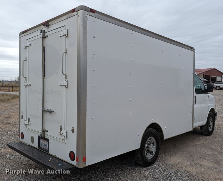image for item DR6821 2014 Chevrolet Express G3500  box truck