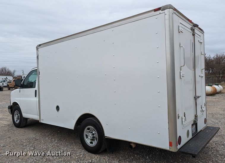 image for item DR6821 2014 Chevrolet Express G3500  box truck