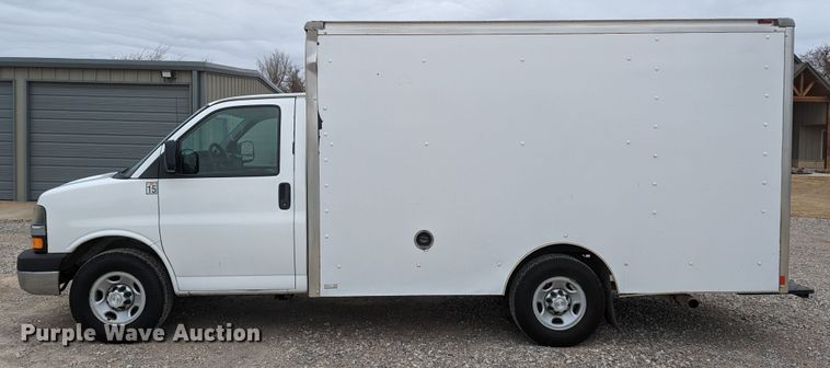 image for item DR6821 2014 Chevrolet Express G3500  box truck