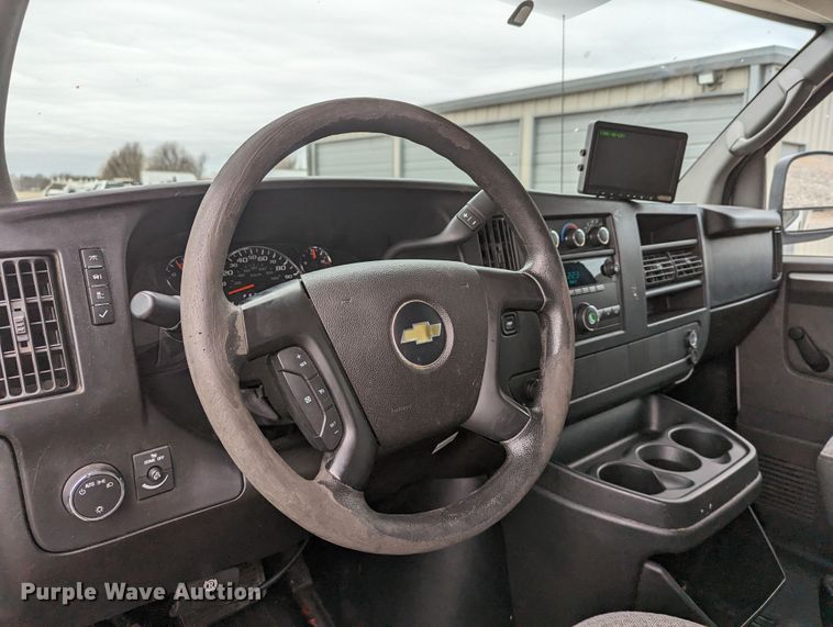 image for item DR6821 2014 Chevrolet Express G3500  box truck