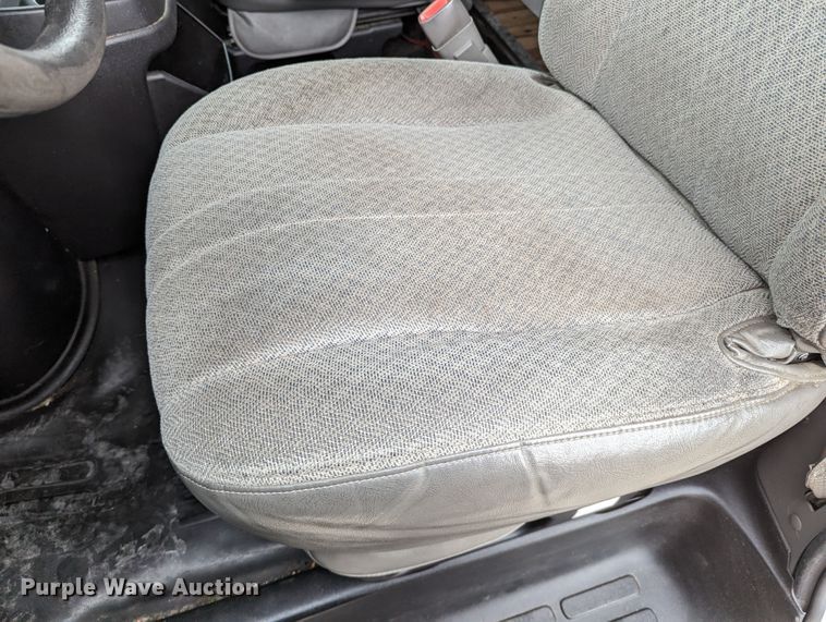 image for item DR6821 2014 Chevrolet Express G3500  box truck