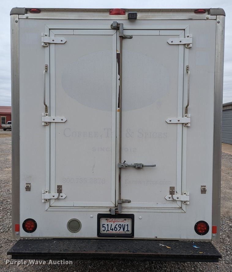 image for item DR6821 2014 Chevrolet Express G3500  box truck