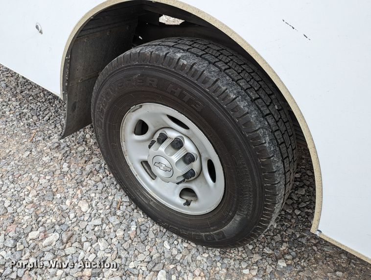 image for item DR6821 2014 Chevrolet Express G3500  box truck