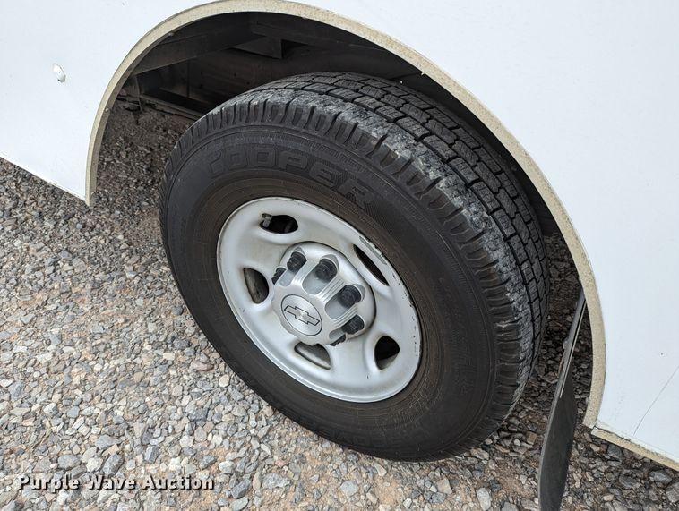 image for item DR6821 2014 Chevrolet Express G3500  box truck