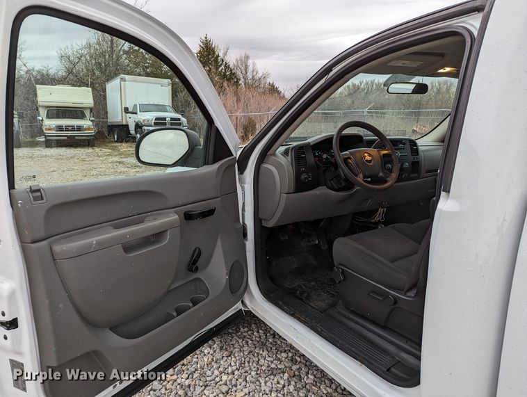 image for item DR6822 2013 Chevrolet Silverado 1500  pickup truck