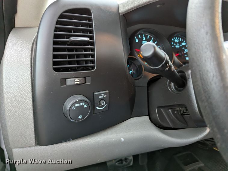 image for item DR6822 2013 Chevrolet Silverado 1500  pickup truck