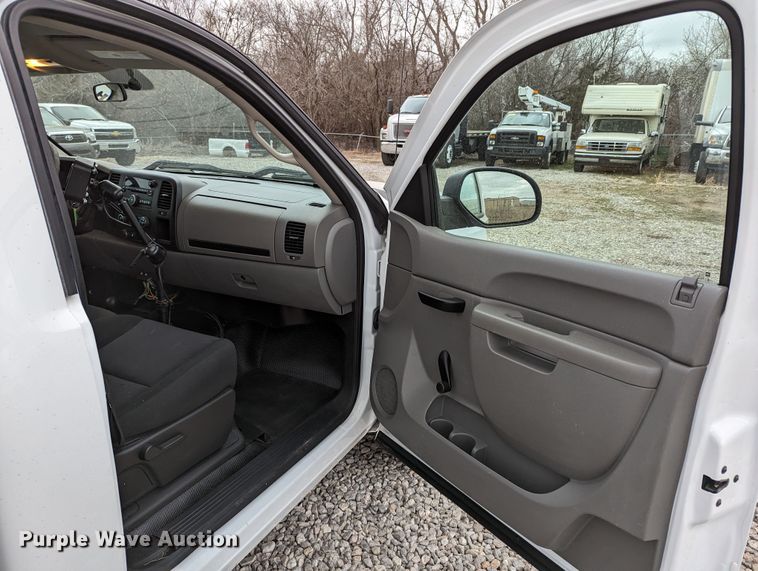 image for item DR6822 2013 Chevrolet Silverado 1500  pickup truck