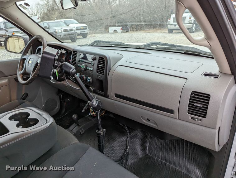 image for item DR6822 2013 Chevrolet Silverado 1500  pickup truck