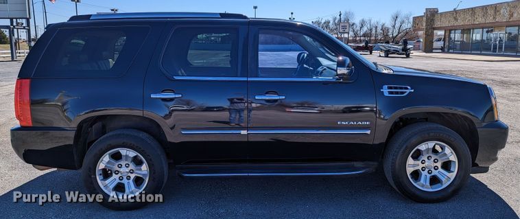 image for item DR6823 2011 Cadillac Escalade  SUV