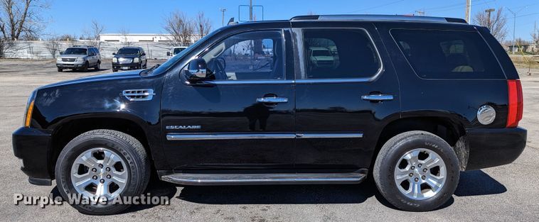 image for item DR6823 2011 Cadillac Escalade  SUV