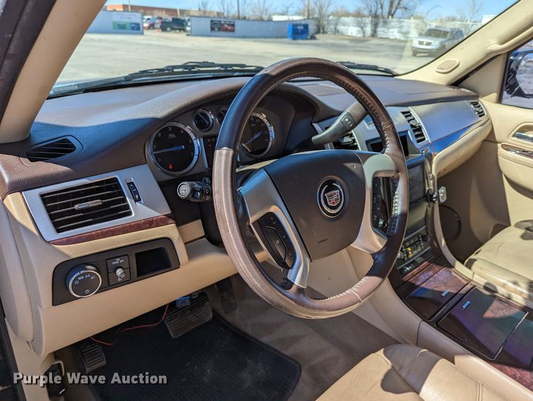 image for item DR6823 2011 Cadillac Escalade  SUV