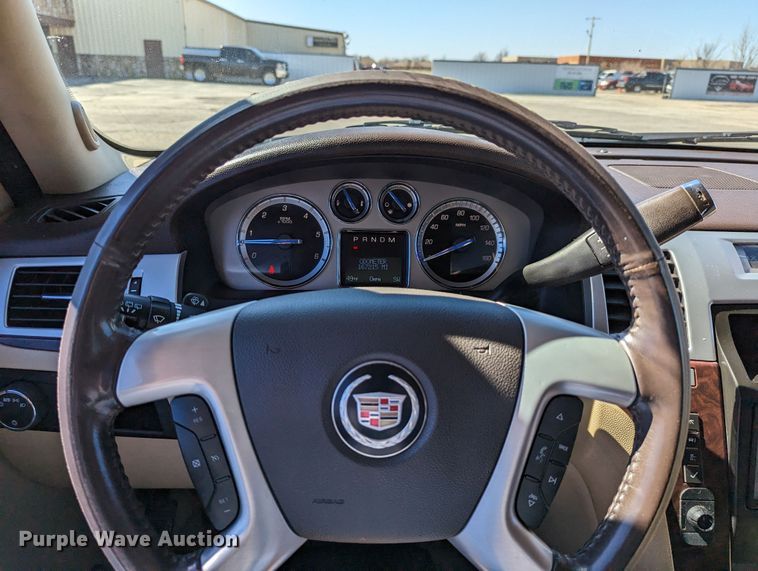 image for item DR6823 2011 Cadillac Escalade  SUV