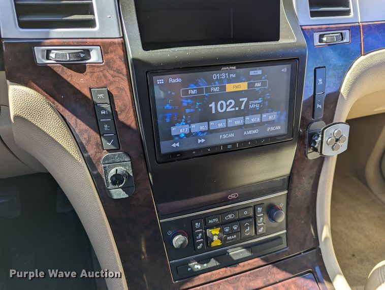 image for item DR6823 2011 Cadillac Escalade  SUV