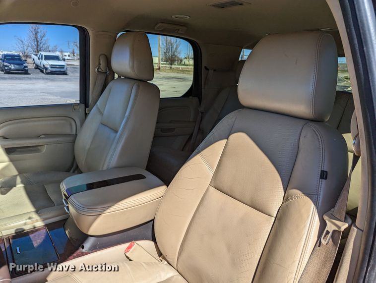 image for item DR6823 2011 Cadillac Escalade  SUV