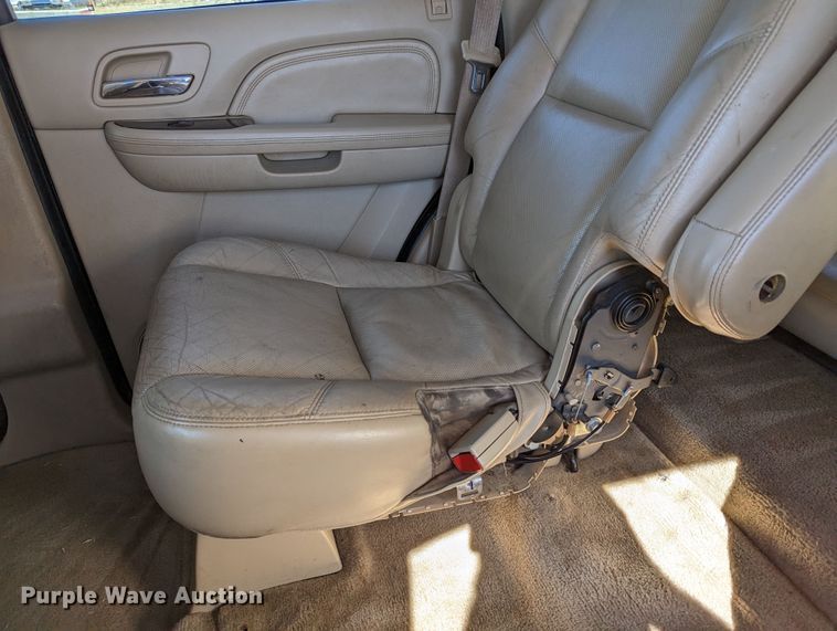 image for item DR6823 2011 Cadillac Escalade  SUV