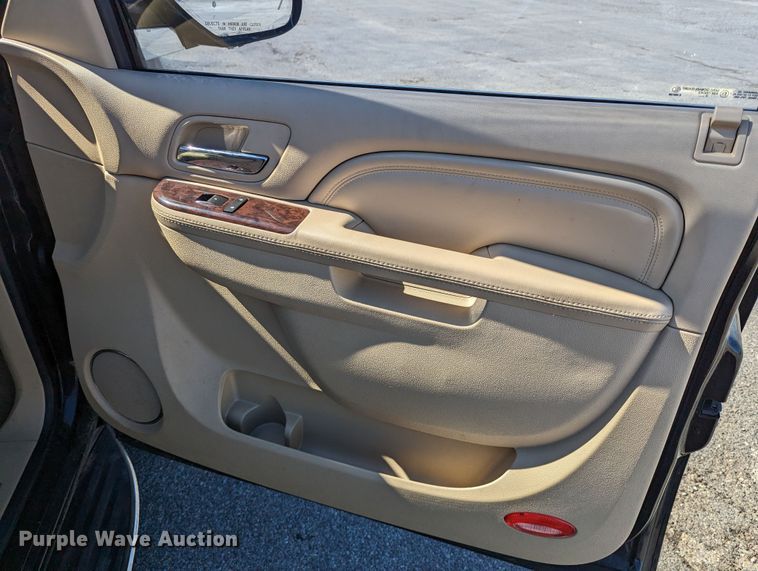 image for item DR6823 2011 Cadillac Escalade  SUV