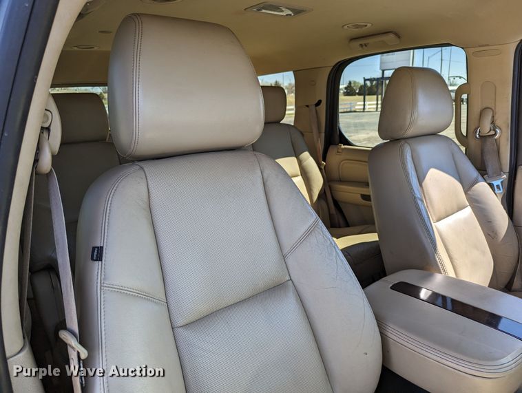 image for item DR6823 2011 Cadillac Escalade  SUV