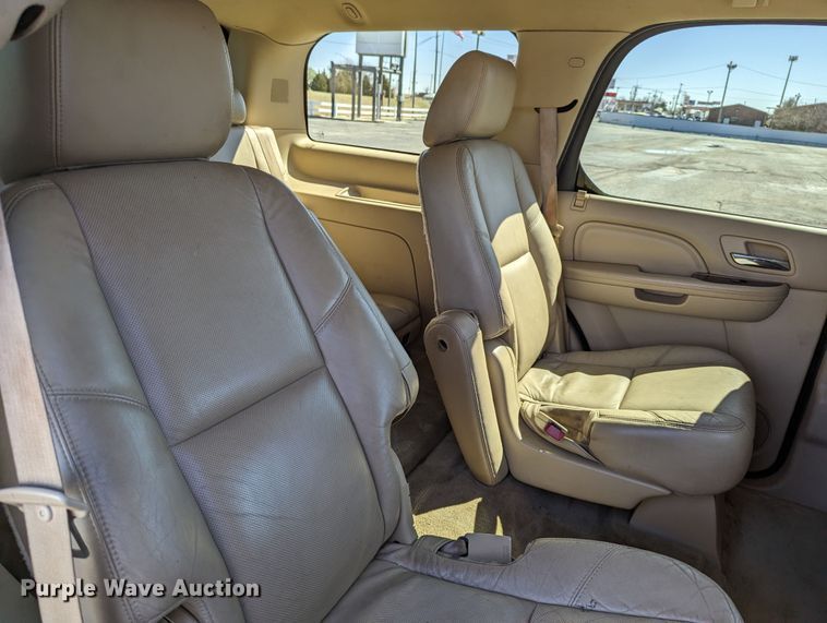 image for item DR6823 2011 Cadillac Escalade  SUV