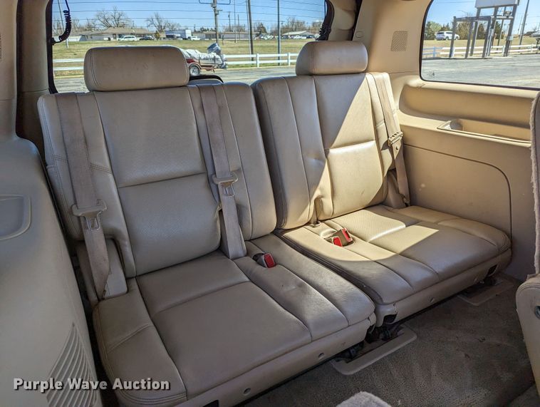 image for item DR6823 2011 Cadillac Escalade  SUV