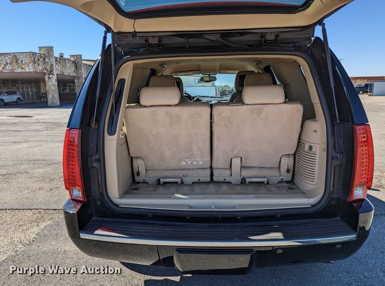 image for item DR6823 2011 Cadillac Escalade  SUV