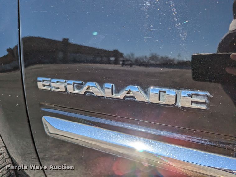 image for item DR6823 2011 Cadillac Escalade  SUV