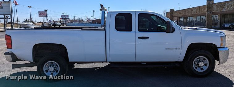 image for item DR6824 2009 Chevrolet Silverado 3500HD  Ext. Cab pickup truck
